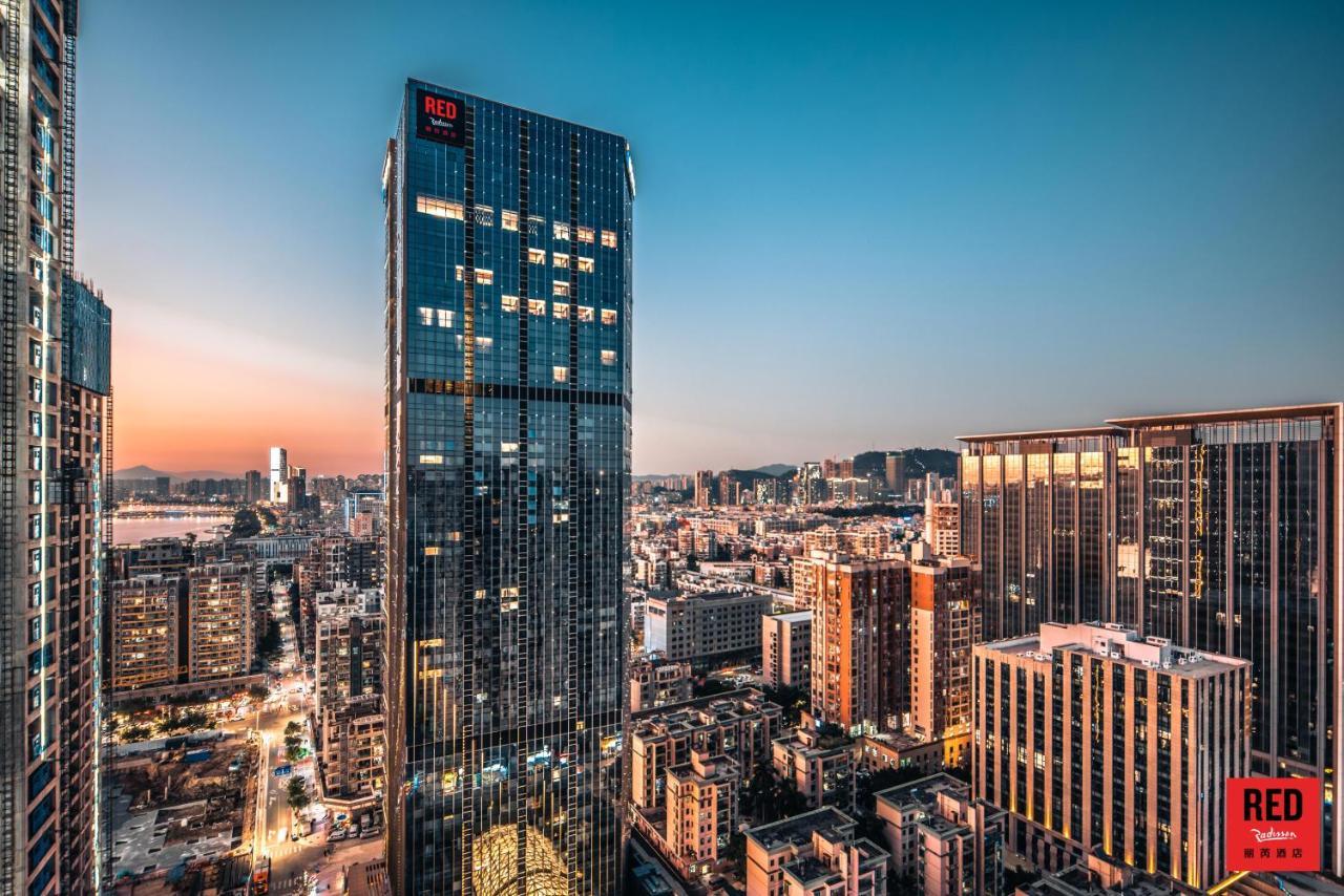 Radisson Red Hotel Zhuhai Gongbei Port Екстериор снимка