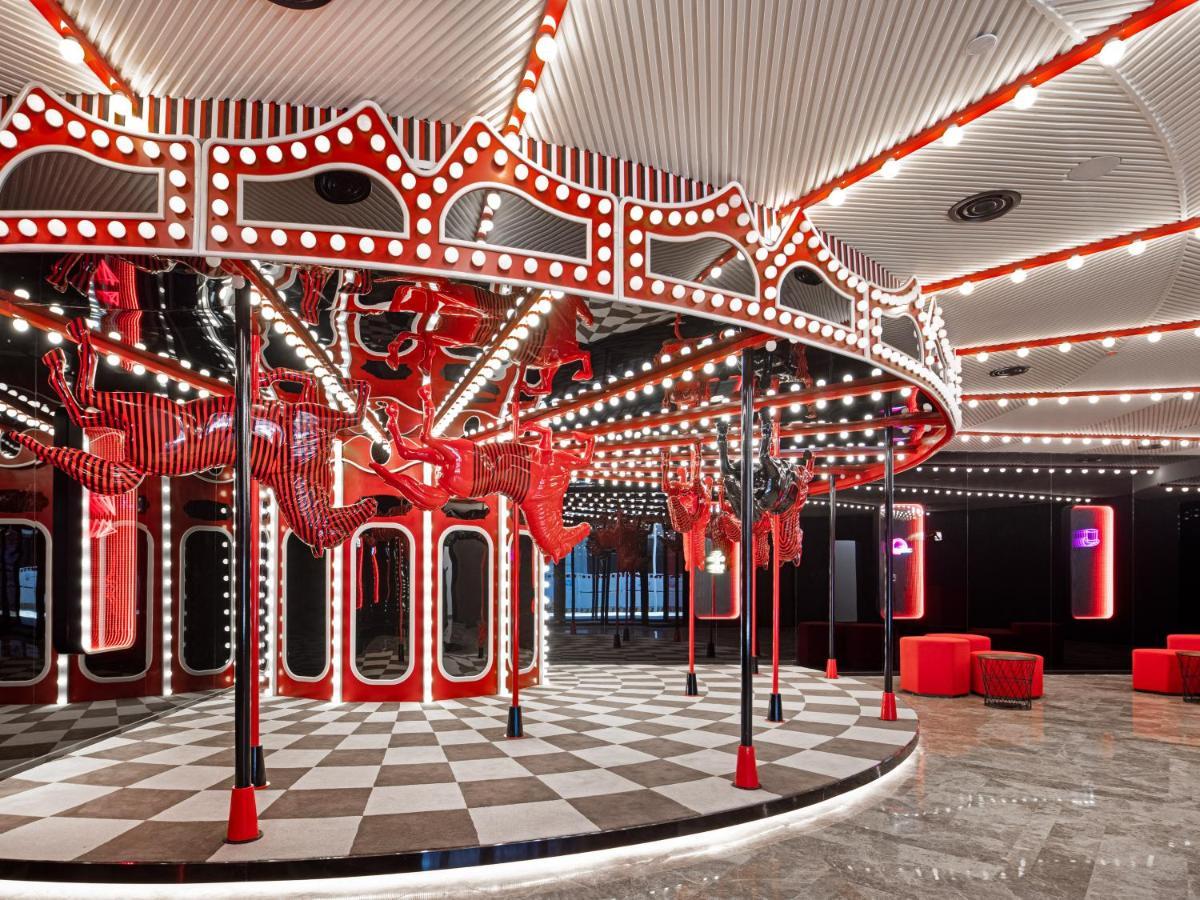 Radisson Red Hotel Zhuhai Gongbei Port Екстериор снимка