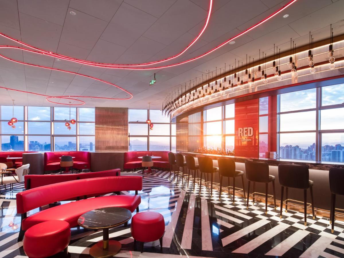 Radisson Red Hotel Zhuhai Gongbei Port Екстериор снимка