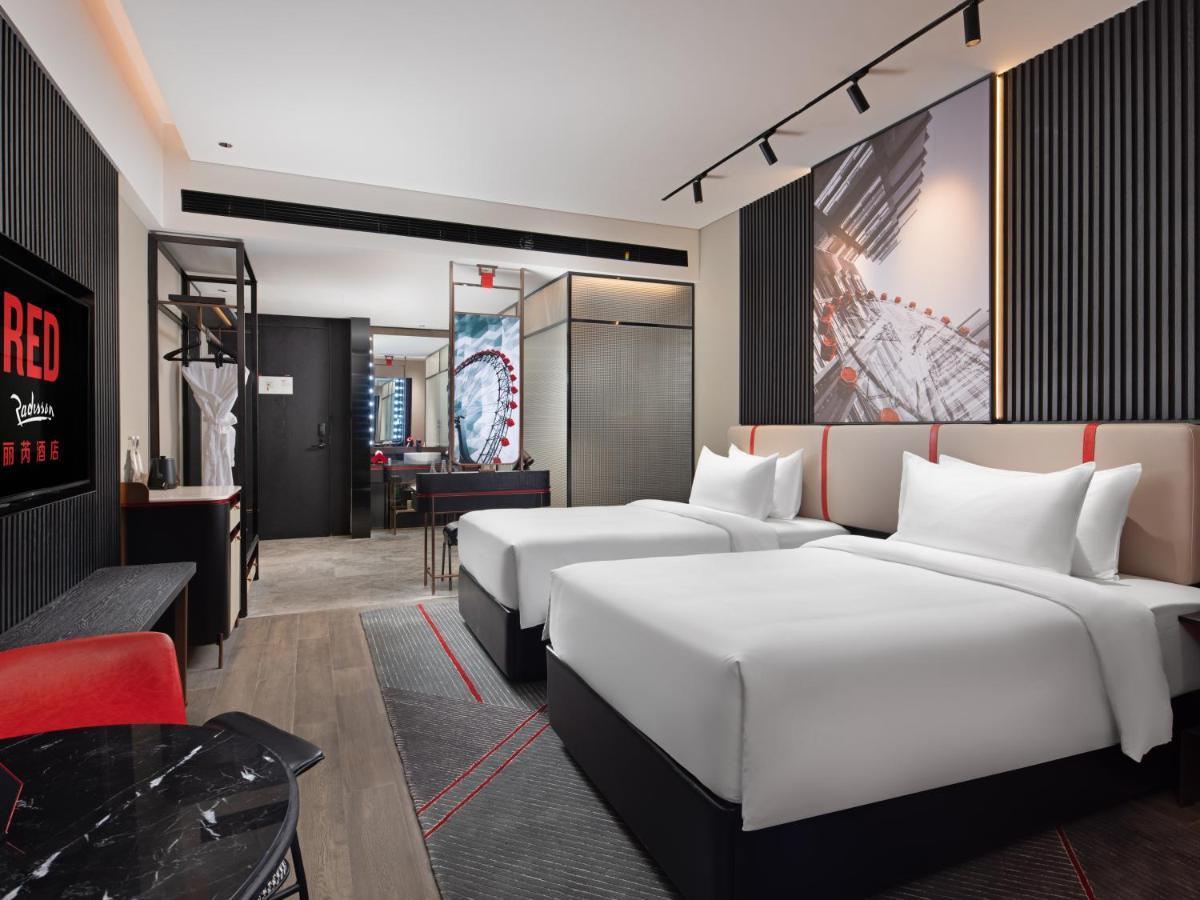 Radisson Red Hotel Zhuhai Gongbei Port Екстериор снимка