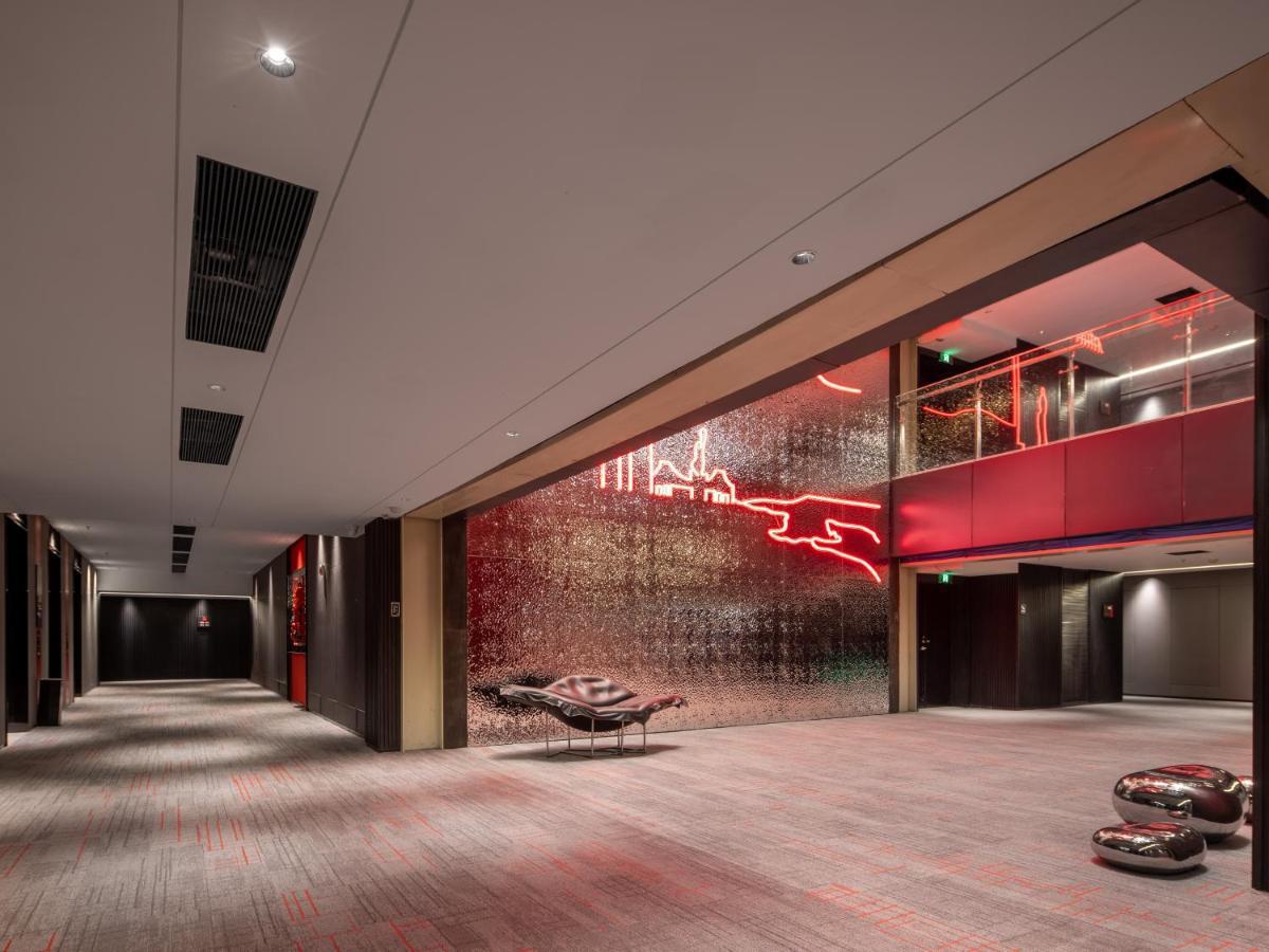 Radisson Red Hotel Zhuhai Gongbei Port Екстериор снимка