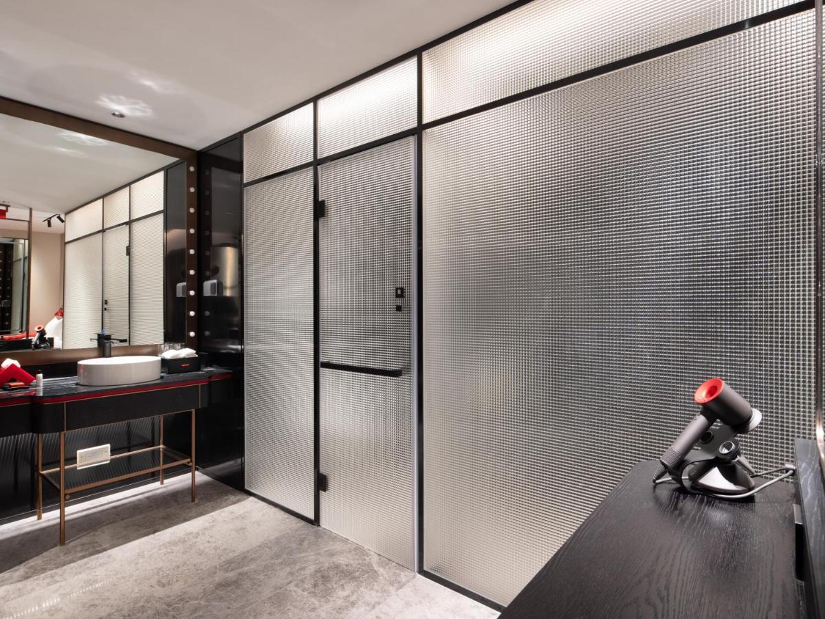 Radisson Red Hotel Zhuhai Gongbei Port Екстериор снимка