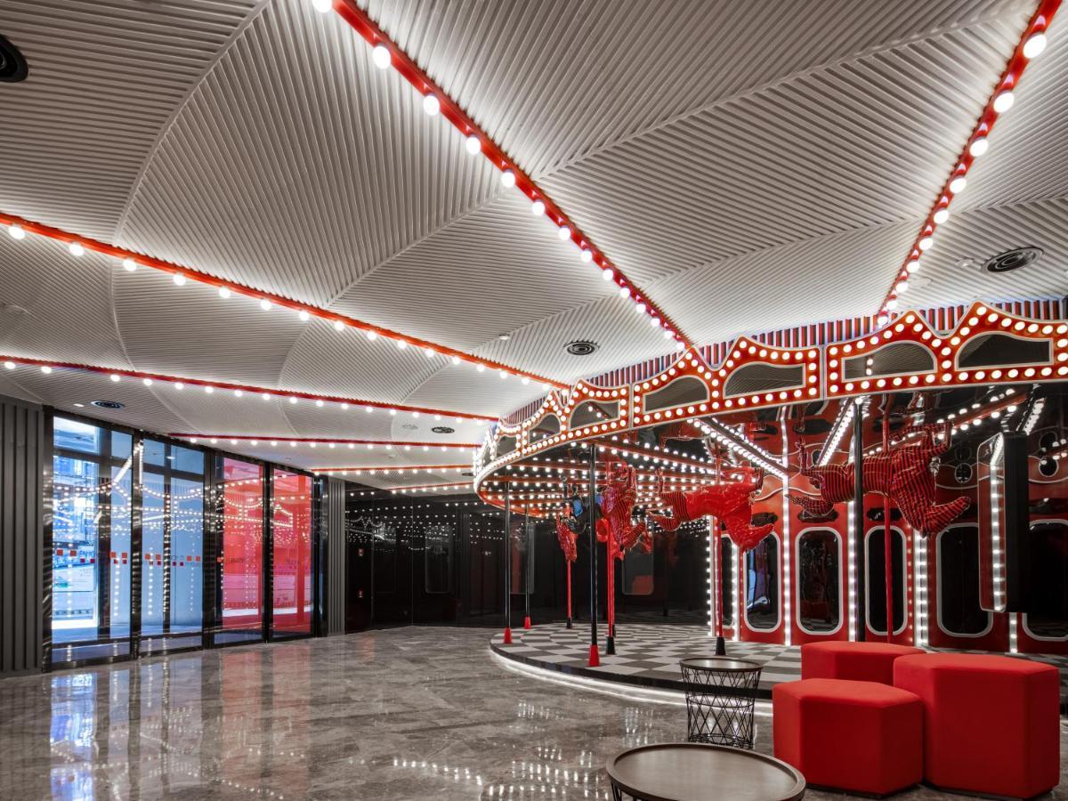 Radisson Red Hotel Zhuhai Gongbei Port Екстериор снимка
