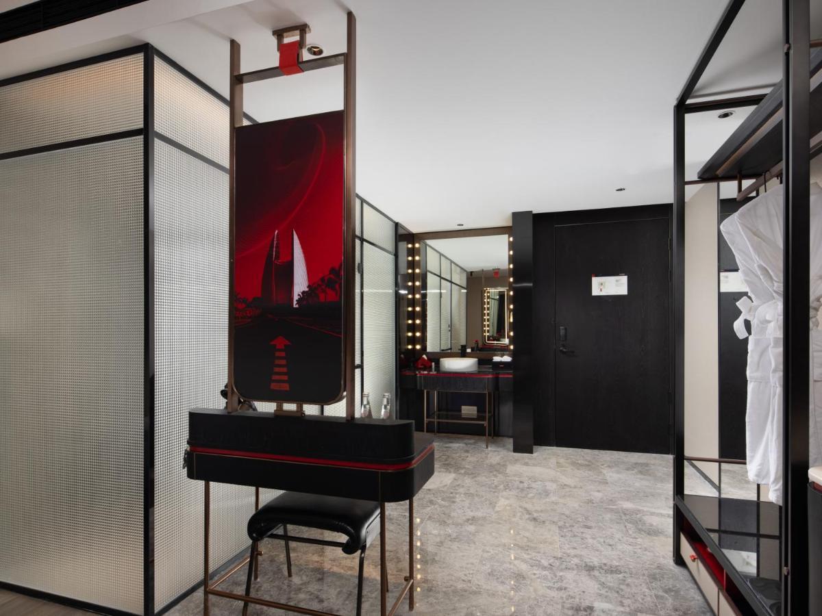 Radisson Red Hotel Zhuhai Gongbei Port Екстериор снимка