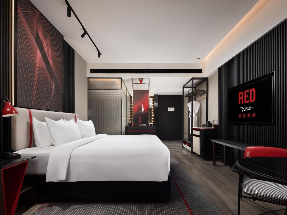 Radisson Red Hotel Zhuhai Gongbei Port Екстериор снимка