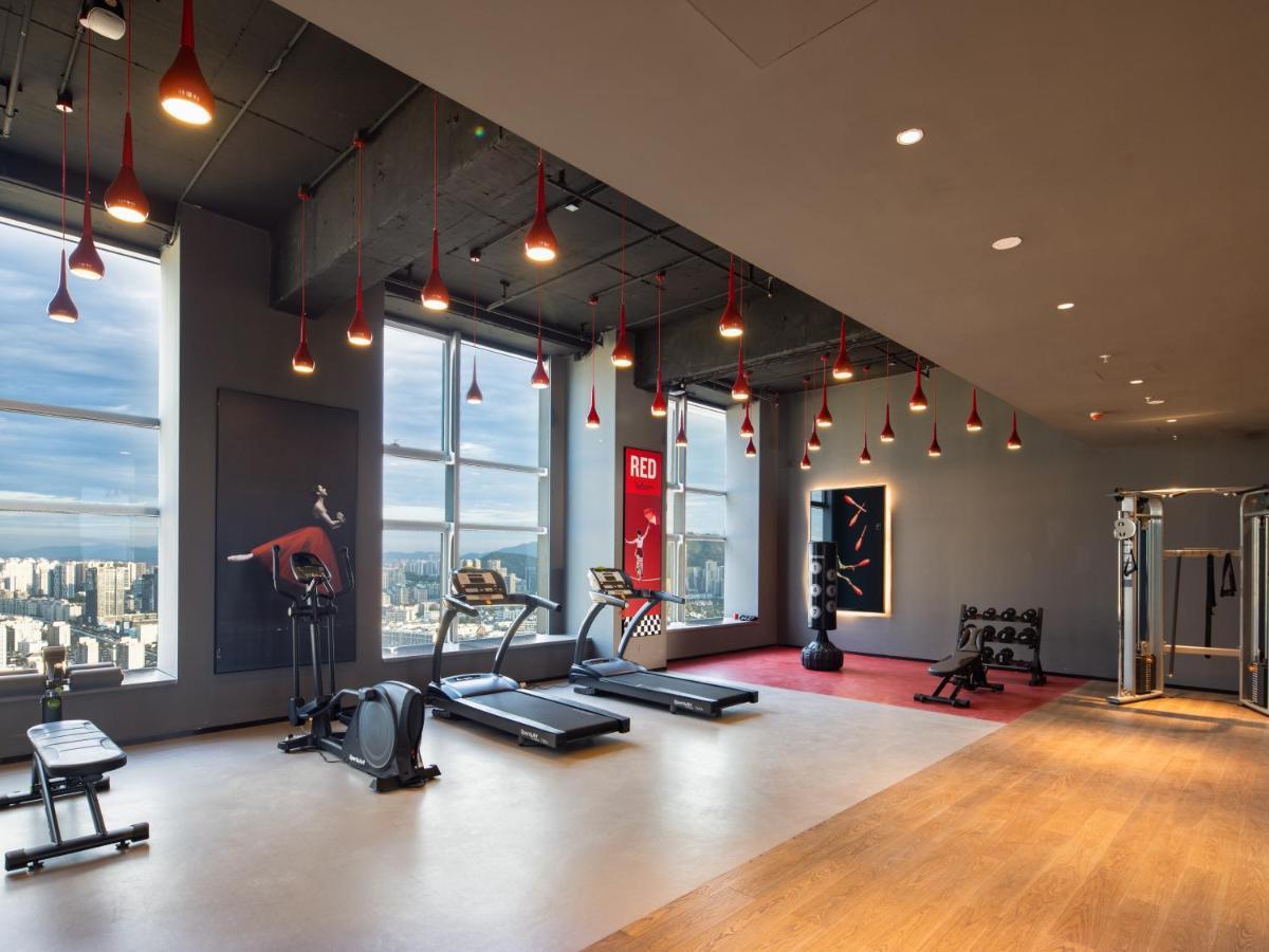 Radisson Red Hotel Zhuhai Gongbei Port Екстериор снимка