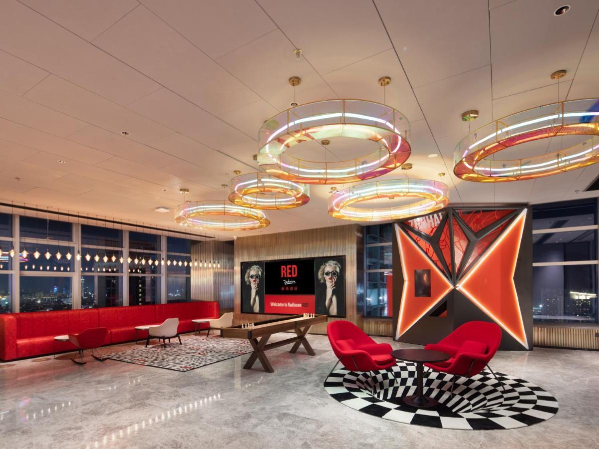 Radisson Red Hotel Zhuhai Gongbei Port Екстериор снимка