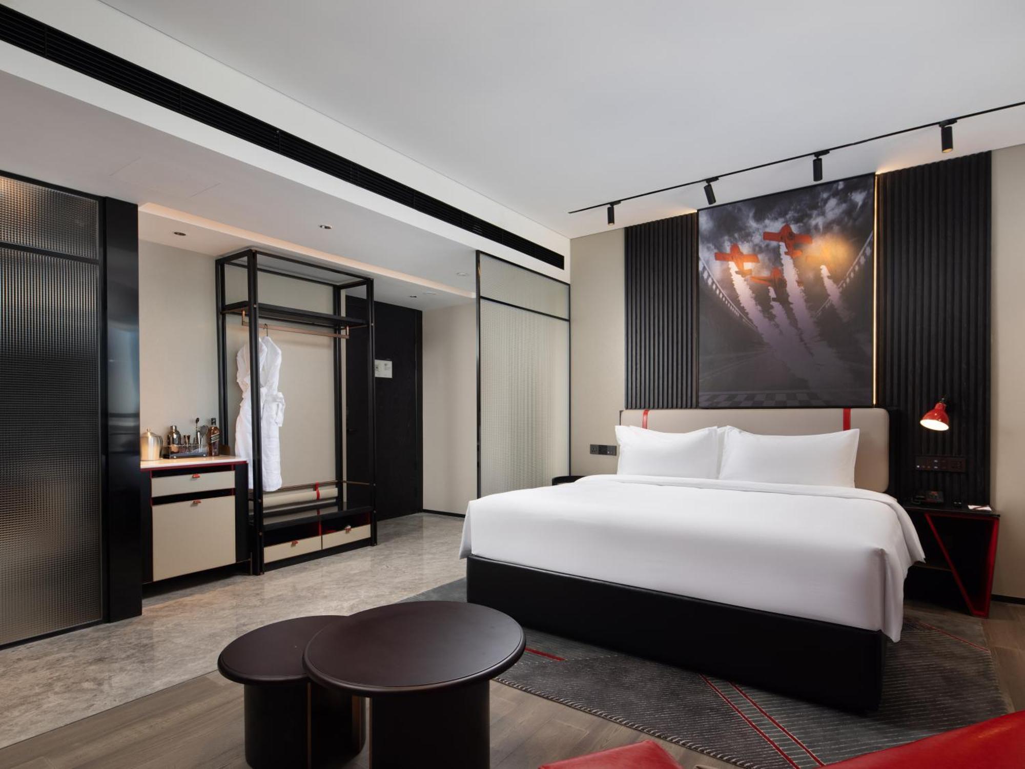 Radisson Red Hotel Zhuhai Gongbei Port Екстериор снимка