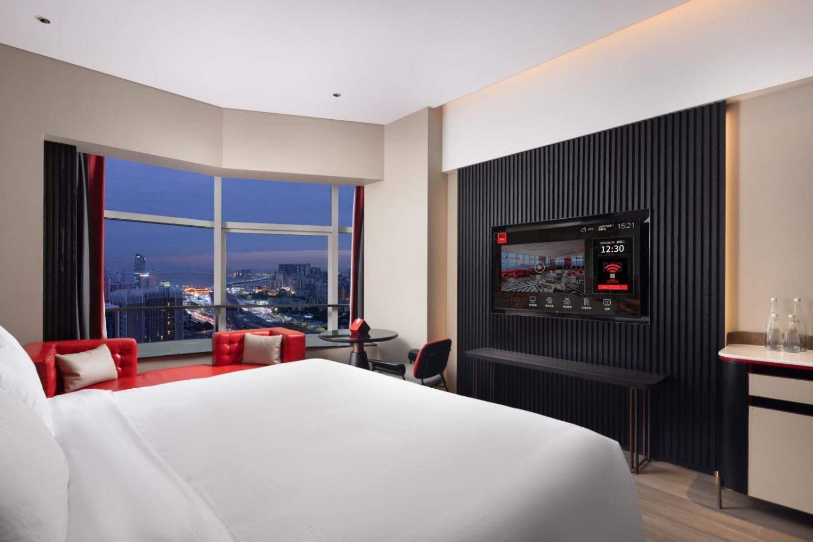 Radisson Red Hotel Zhuhai Gongbei Port Екстериор снимка
