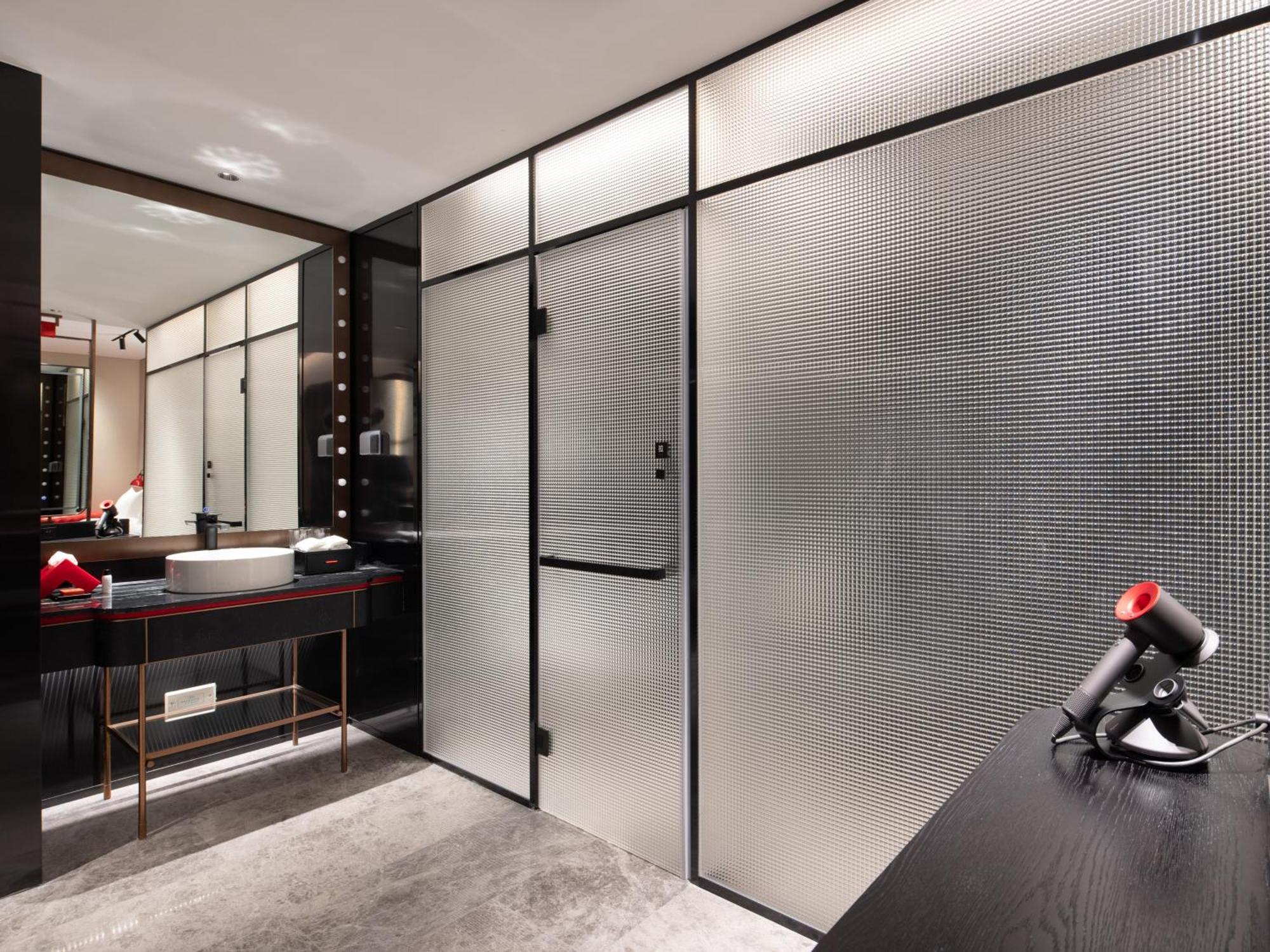 Radisson Red Hotel Zhuhai Gongbei Port Екстериор снимка